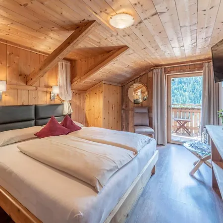 Der Ortnerhof - & Reiterhof 3*